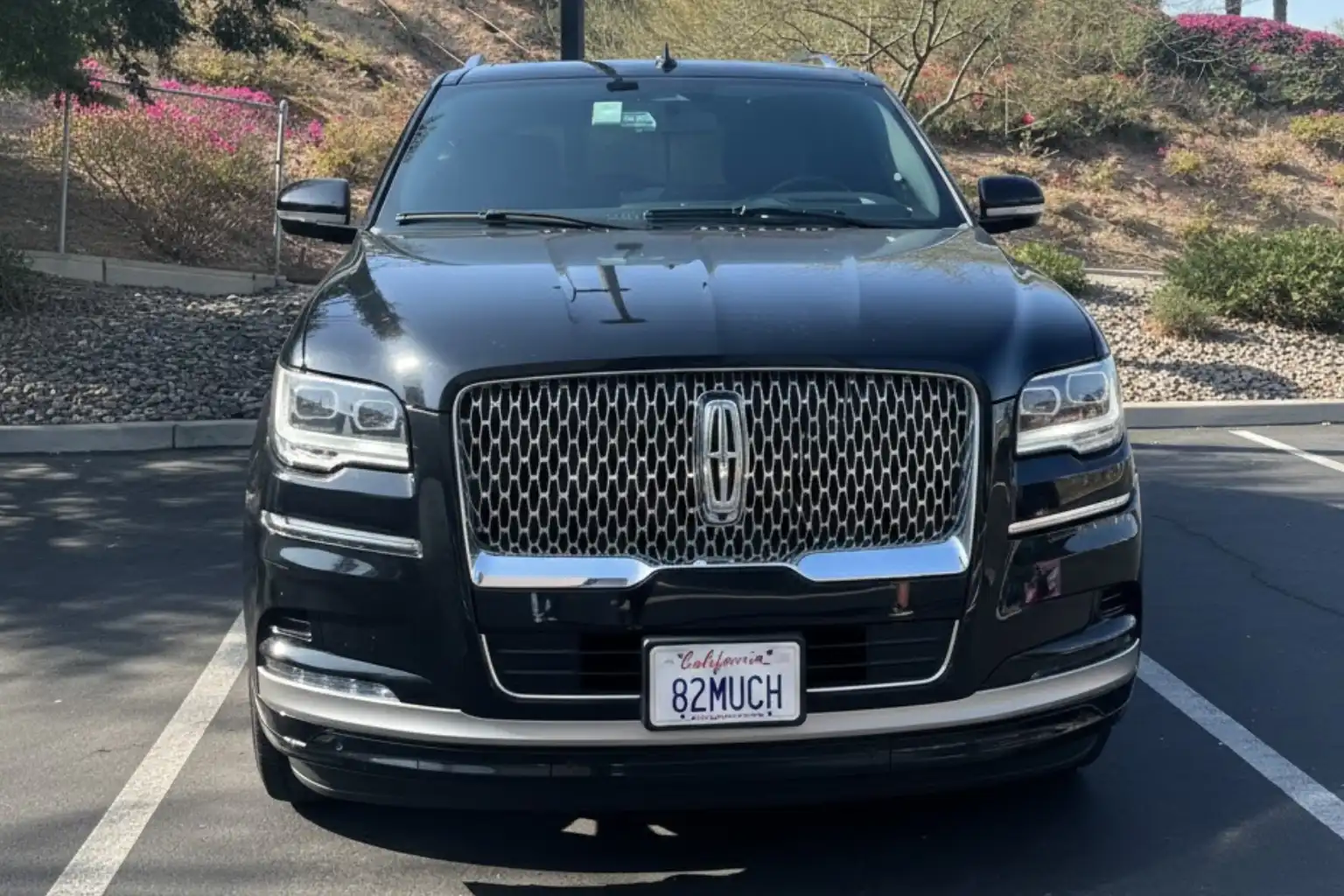 Black Lincoln Navigator Luxury SUV AVIS Rental LAX