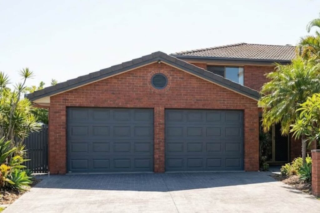 Roller Door Lubricant Silicone Spray silence your squeaky garage door